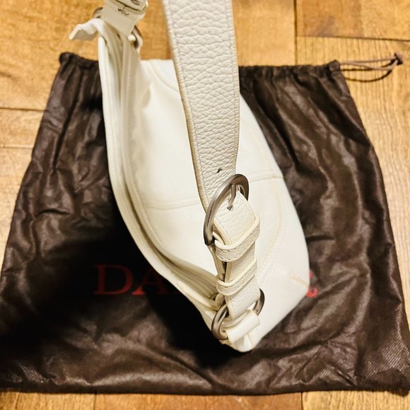 Danier Leather Small Shoulder Bag with Adjustable Strap and Zip Closure, White - Picture 4 of 5